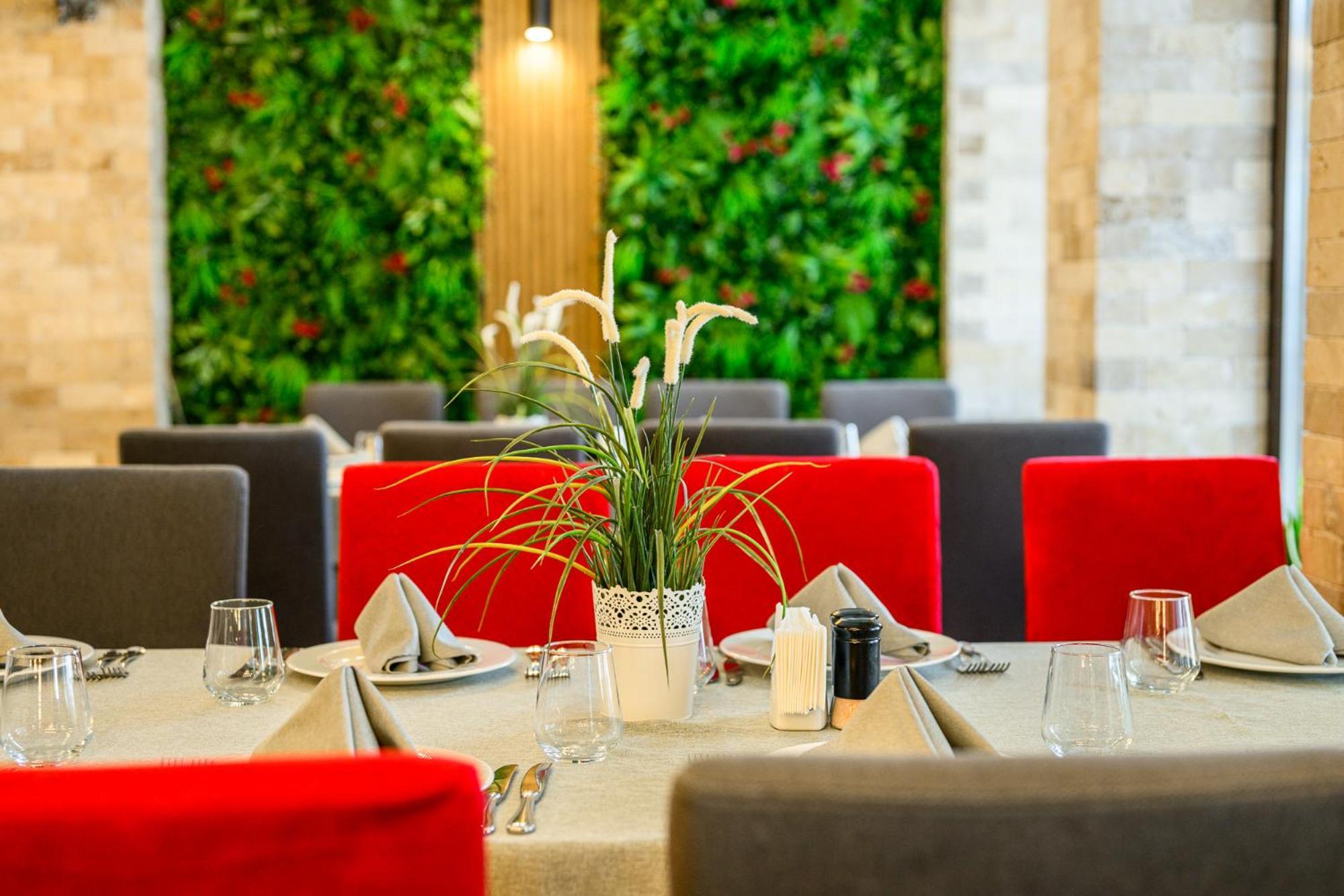 Grand Hotel Velingrad Bagian luar foto Restaurant