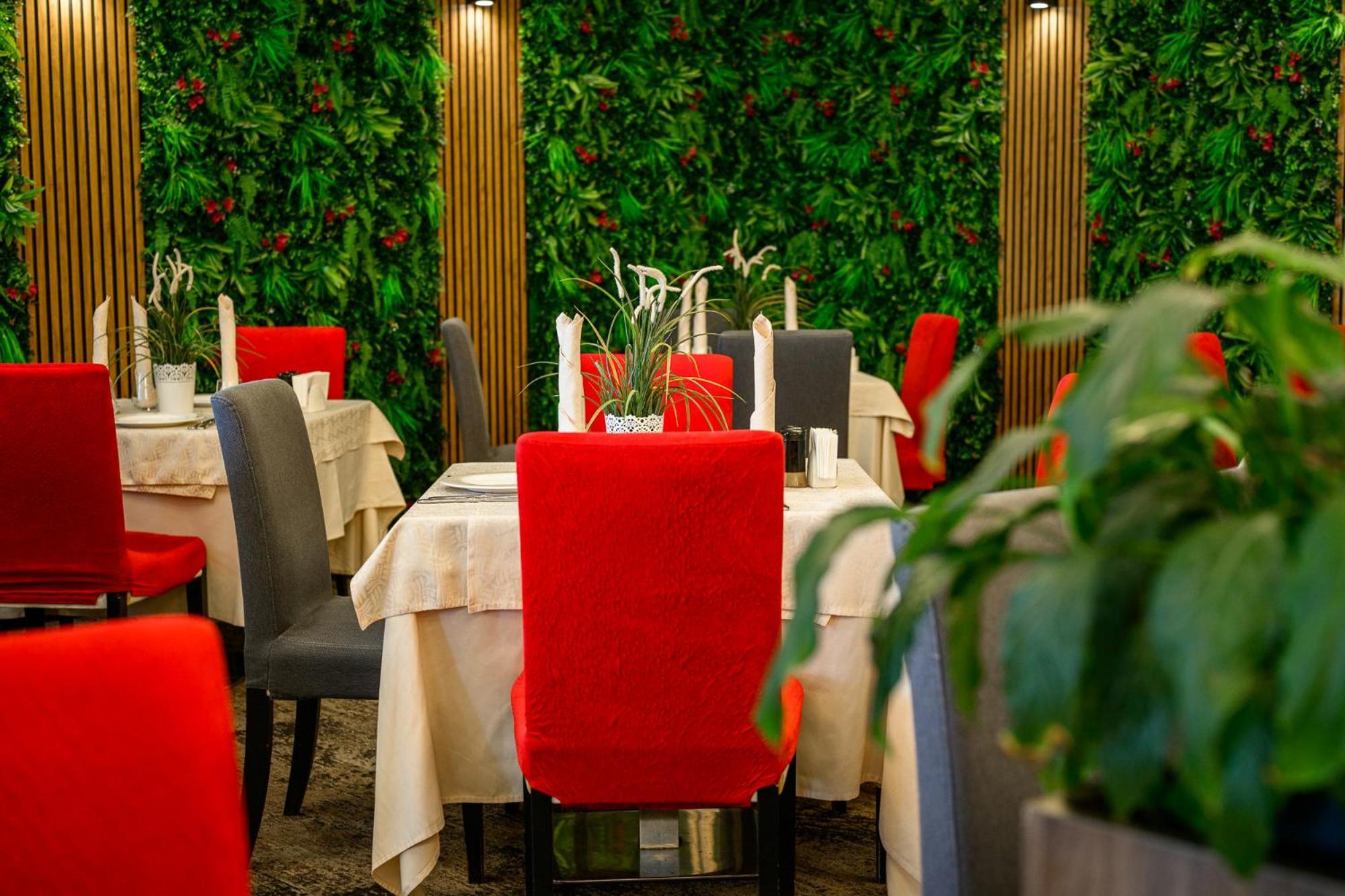 Grand Hotel Velingrad Bagian luar foto Restaurant interior