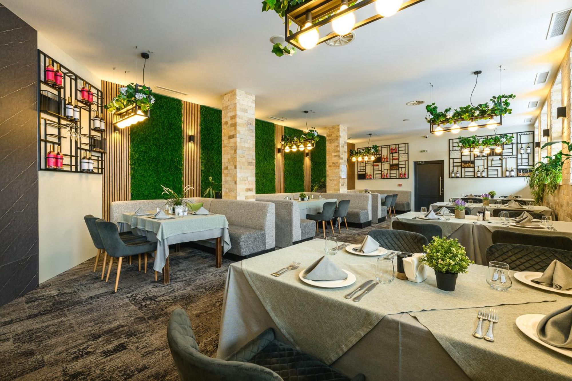 Grand Hotel Velingrad Bagian luar foto Restaurant interior