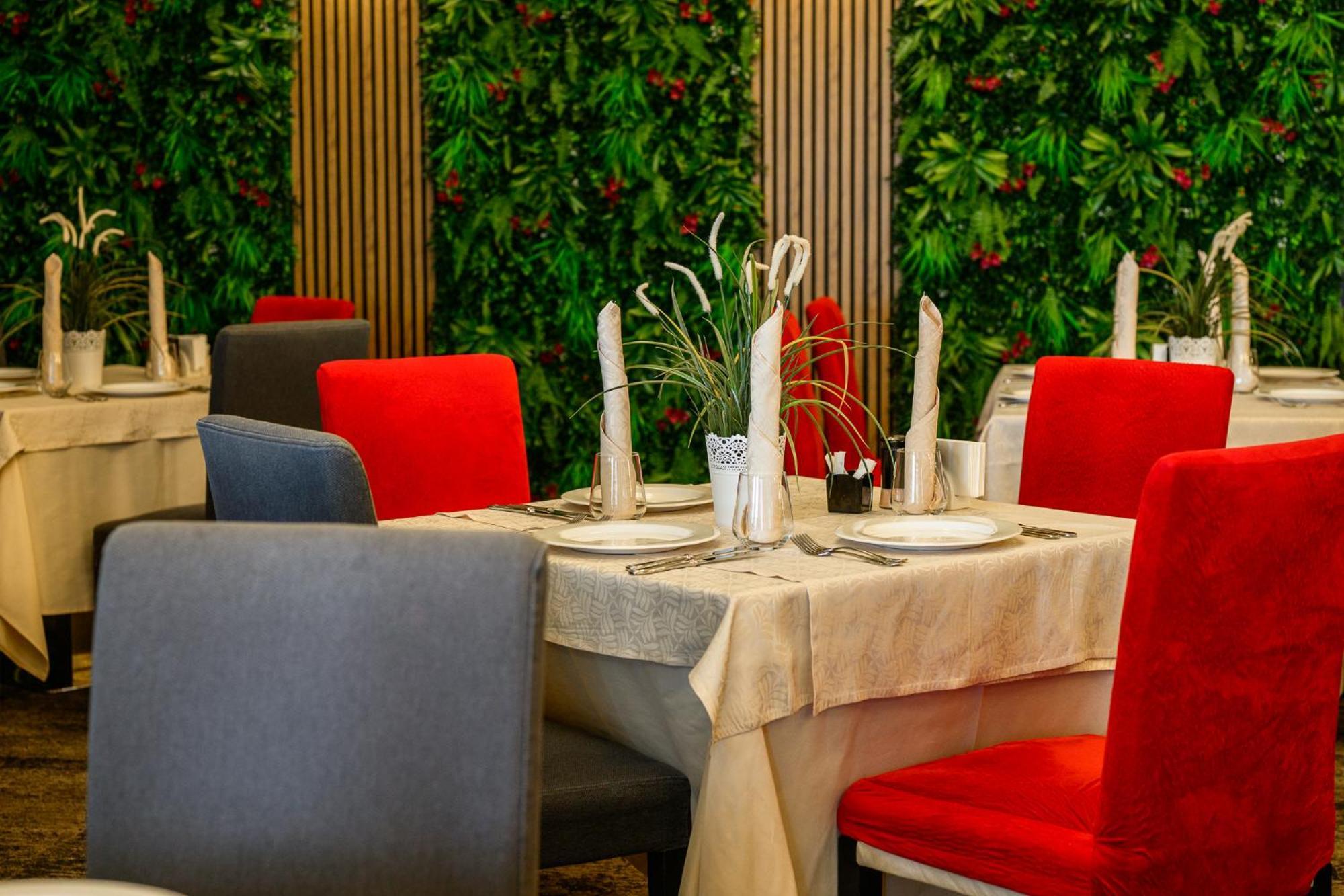 Grand Hotel Velingrad Bagian luar foto Restaurant interior