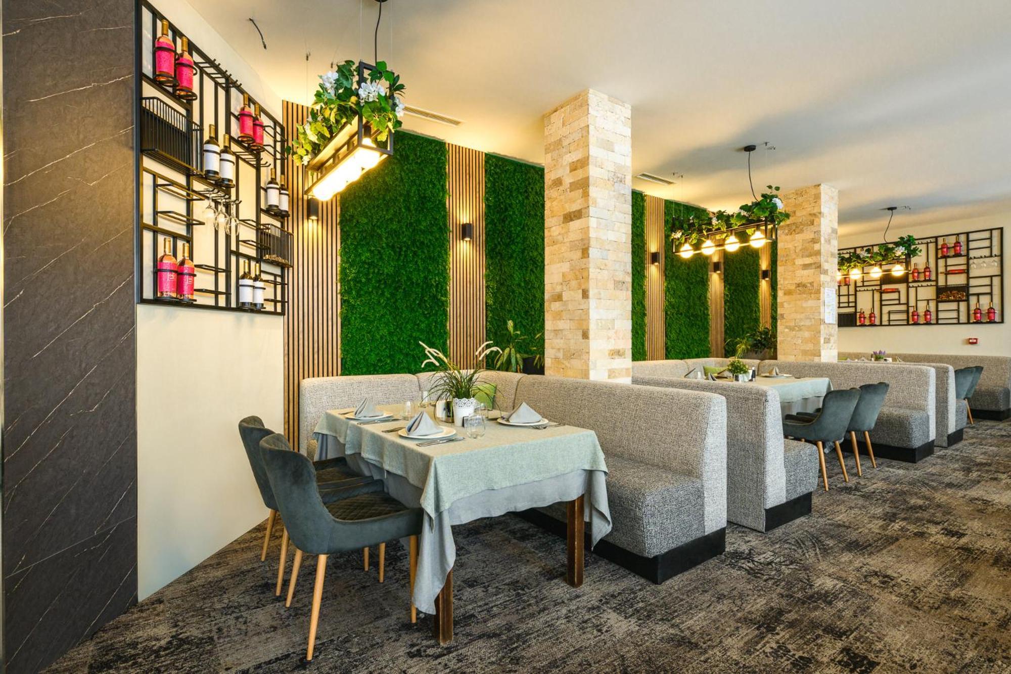 Grand Hotel Velingrad Bagian luar foto Restaurant interior