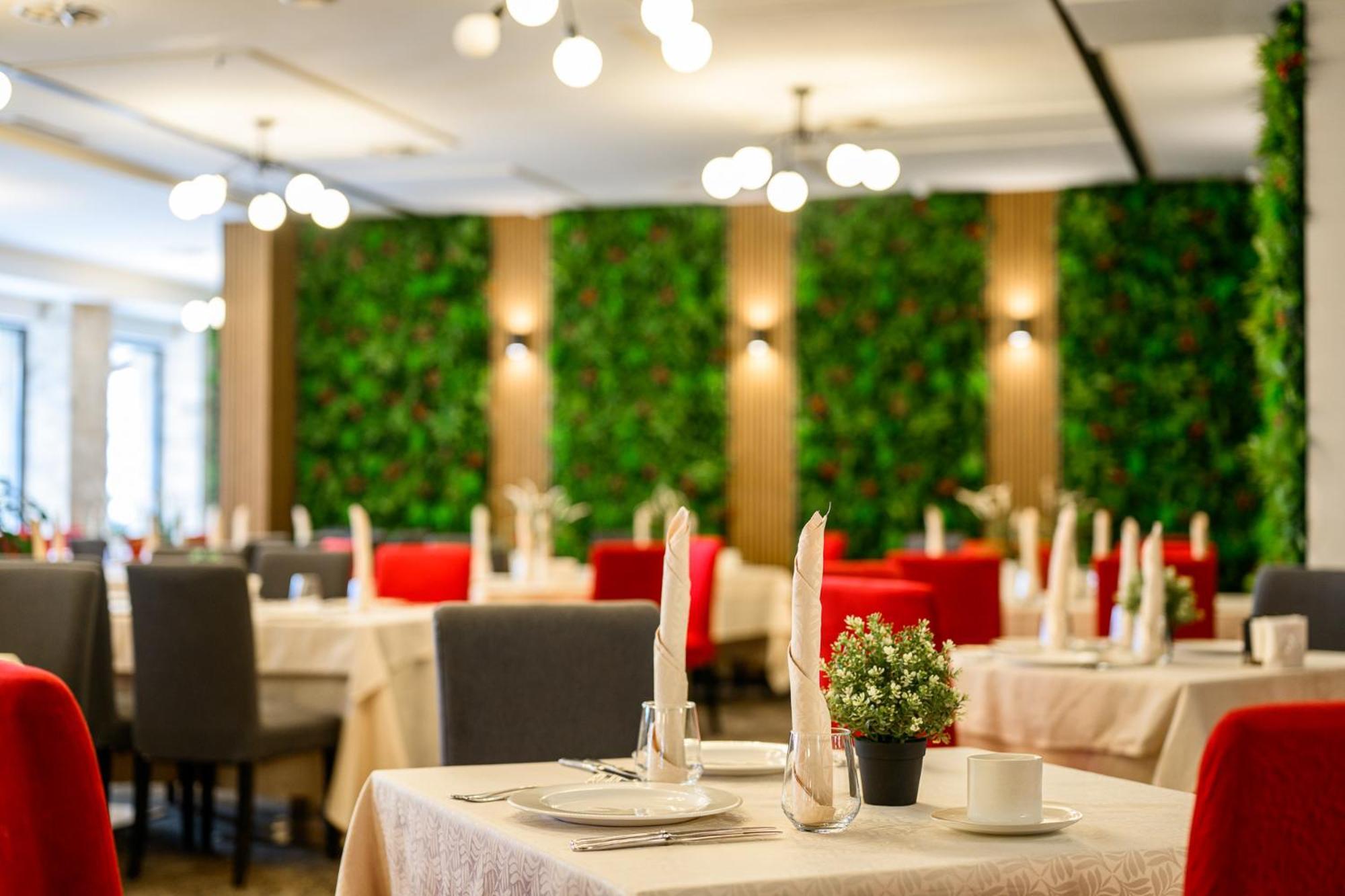 Grand Hotel Velingrad Bagian luar foto Restaurant interior