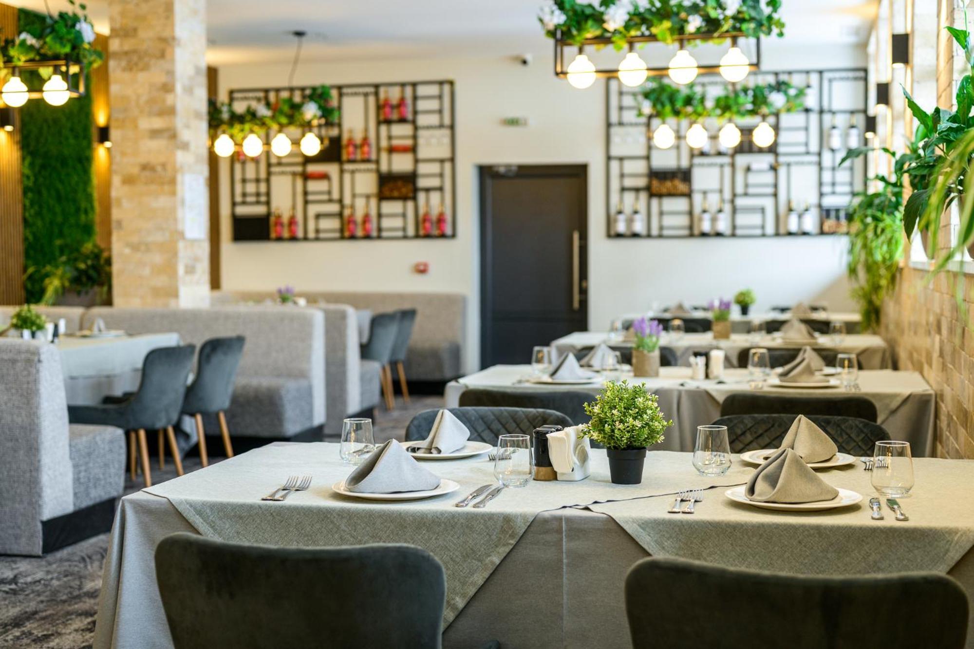 Grand Hotel Velingrad Bagian luar foto Restaurant interior
