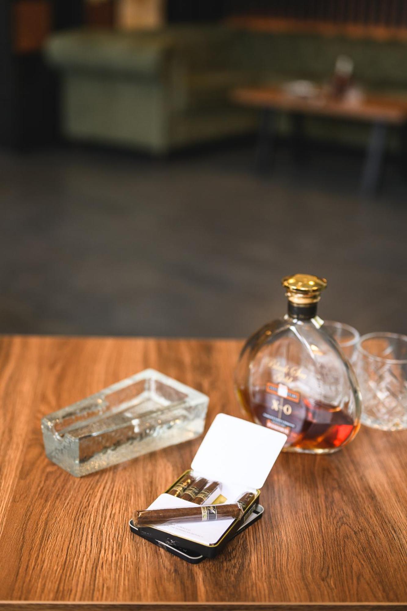 Grand Hotel Velingrad Bagian luar foto A bottle of cognac