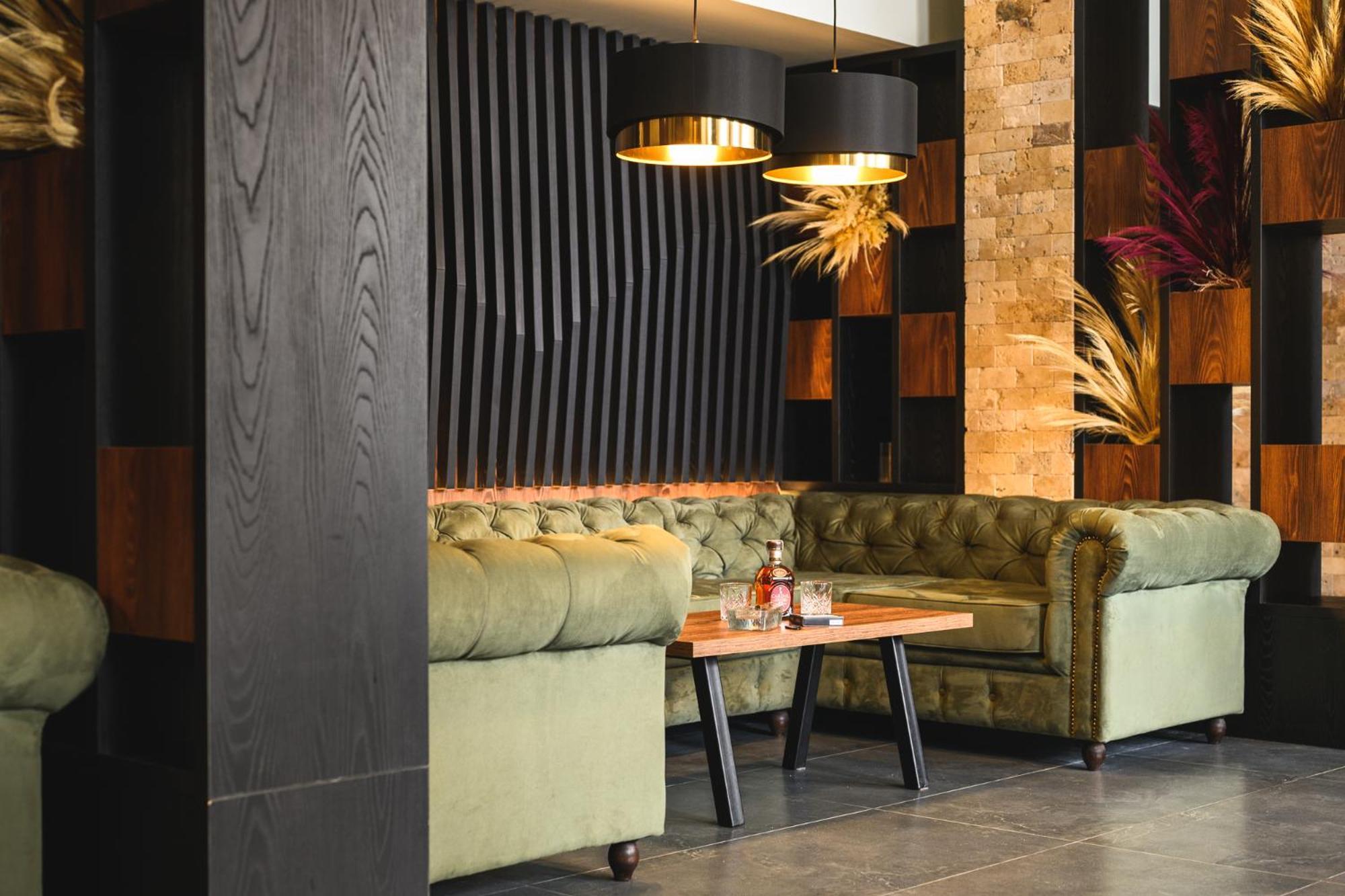 Grand Hotel Velingrad Bagian luar foto Interior of the restaurant